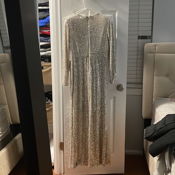 Perfect holiday dress… head turner!!! Sequence dress with bow details. - Picture 2 of 5